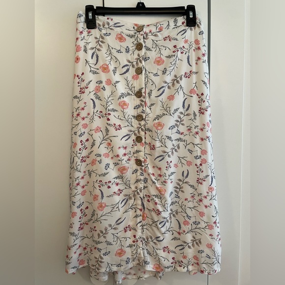 Japna Dresses & Skirts - ⭐️Japna Floral Buttoned Skirt-Size L